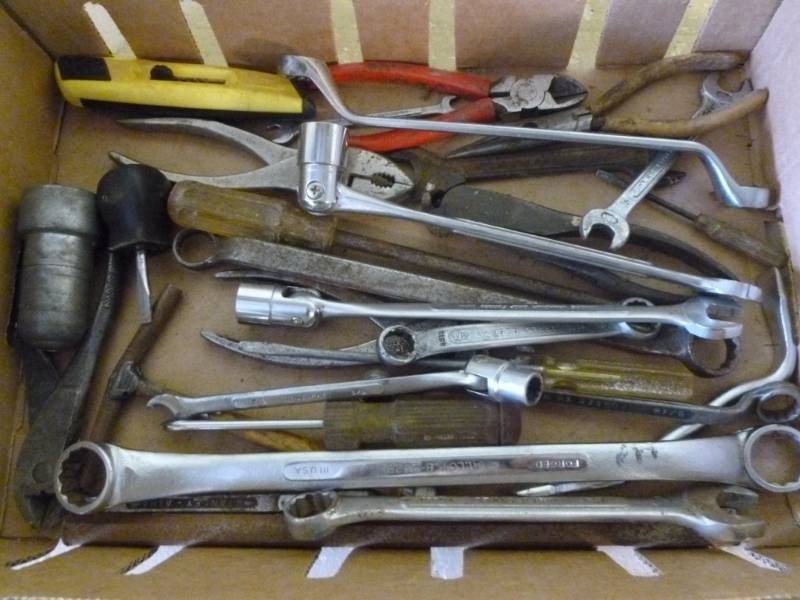 lot 214 image: Tools