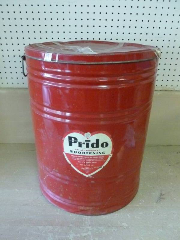lot 231 image: Vintage Lard Pail