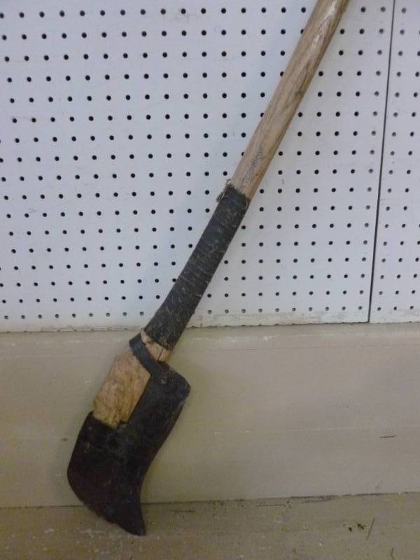 lot 243 image: Vintage Tool
