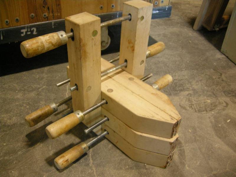 lot 28 image: Set of 4 Jorgensen Style Clamps