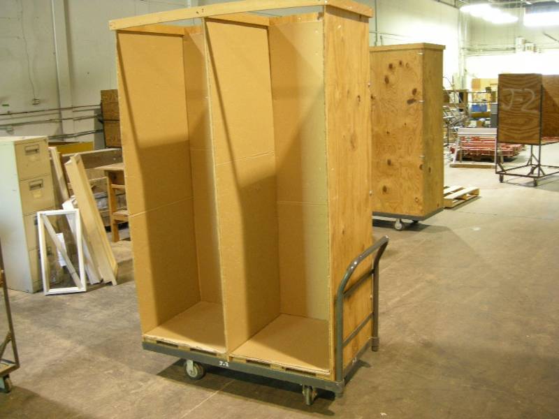 lot 31 image: Rolling Materials Cart