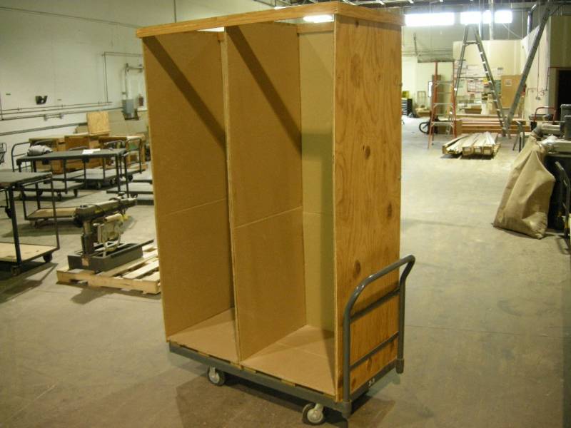lot 36 image: Rolling Materials Cart