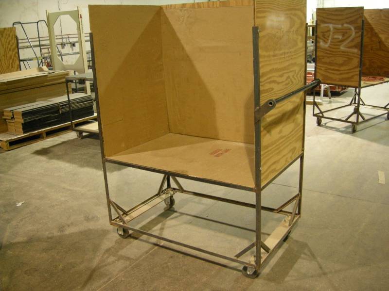lot 37 image: Rolling Materials Cart