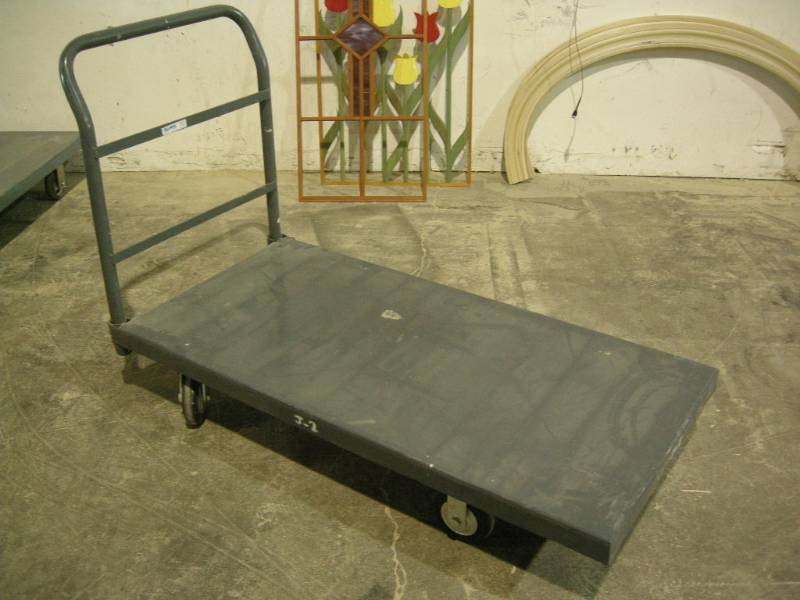 lot 50 image: Rolling Cart