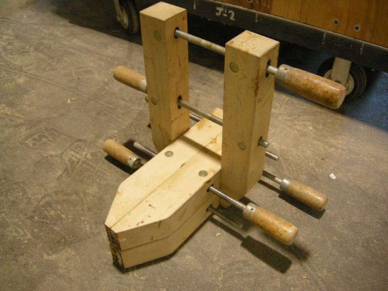 lot 51 image: 3 Jorgensen Style Clamps