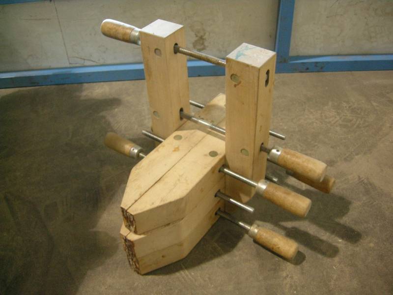 lot 57 image: 4 Jorgensen Style Clamps