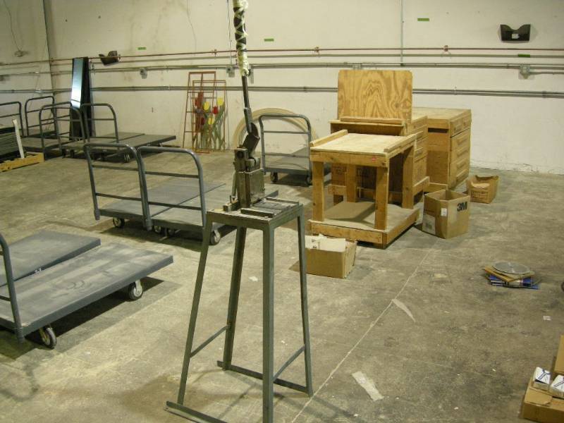 lot 59 image: Hand Operated Punch Press