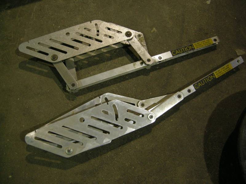 lot 61 image: 2 Aluminum Saw Splitters
