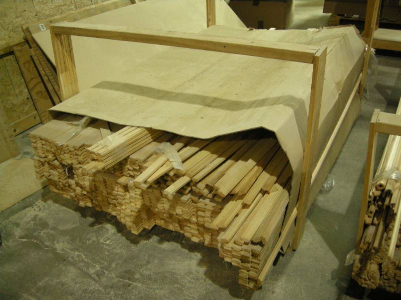 lot 78 image: Pallet of Pine Grill Bars