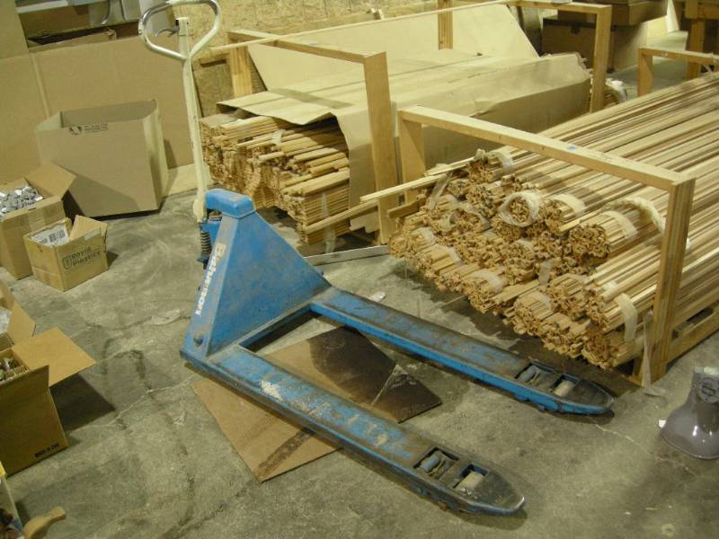 lot 80 image: Bishamon Pallet Jack