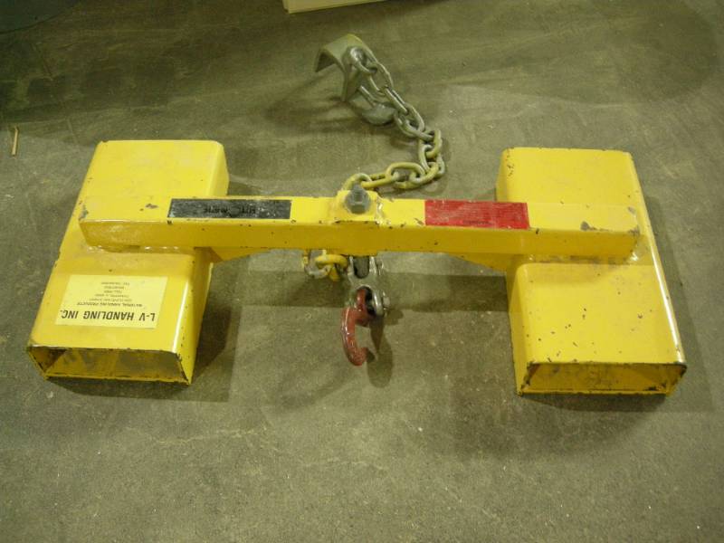 lot 87 image: Lift-O-Matic Forklift Cherry Picker