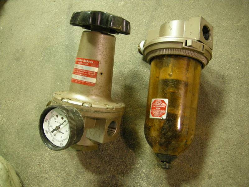 lot 93 image: Schrader Bellows Air Pressure Regulator and Filter