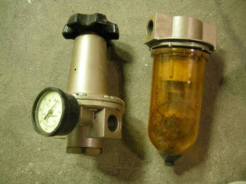 lot 94 image: Schrader Bellows Air Pressure Regulator and Filter