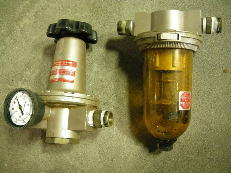 lot 98 image: Schrader Bellows Air Pressure Regulator and Filter