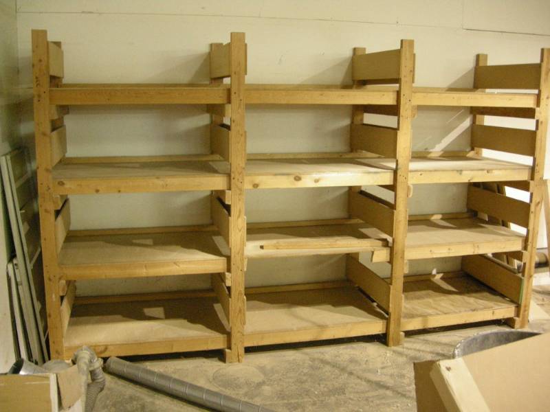 lot 109 image: Storage Shelf
