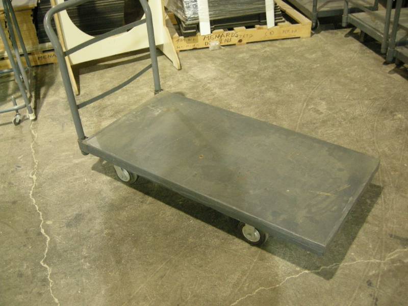 lot 119 image: Rolling Shop Cart