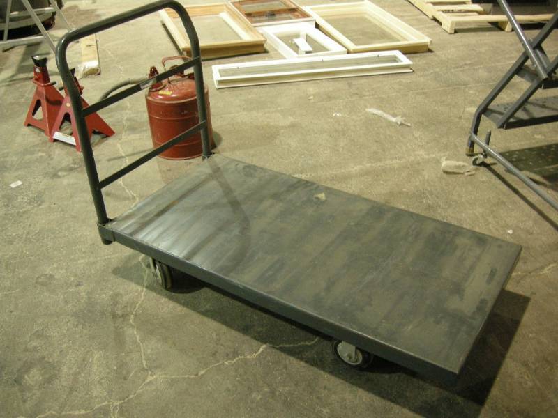 lot 121 image: Rolling Shop Cart