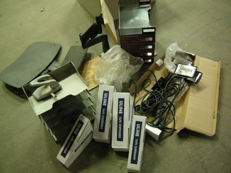 lot 181 image: Misc Office Group