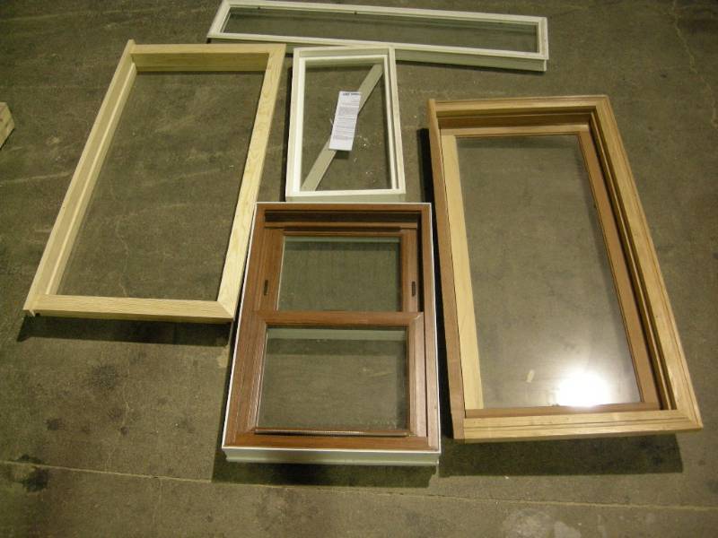 lot 186 image: Misc Windows