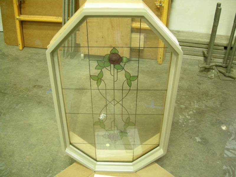 lot 146 image: New 20 x 34 Octagonal Window