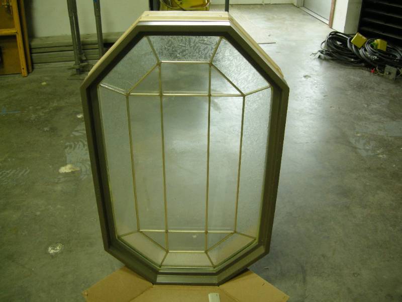 lot 152 image: New Octagonal Stationary Window