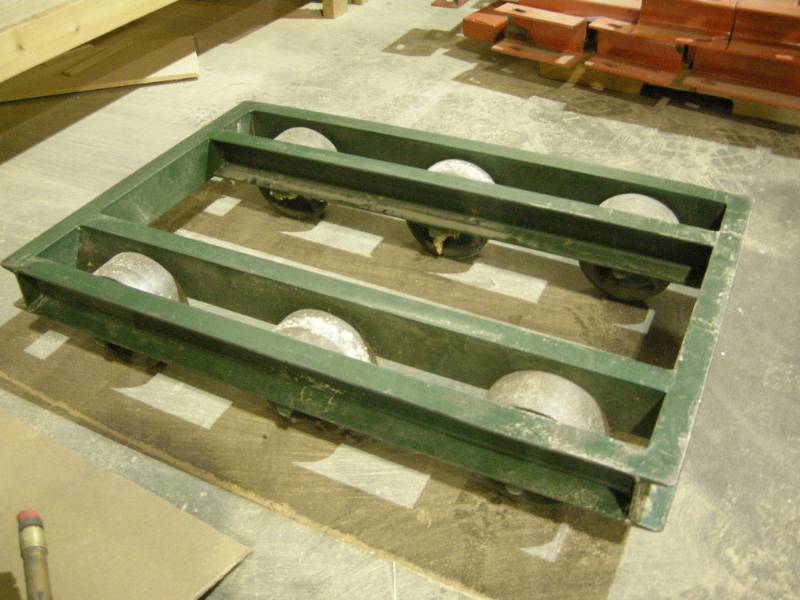 lot 159 image: Rolling Pallet Cart