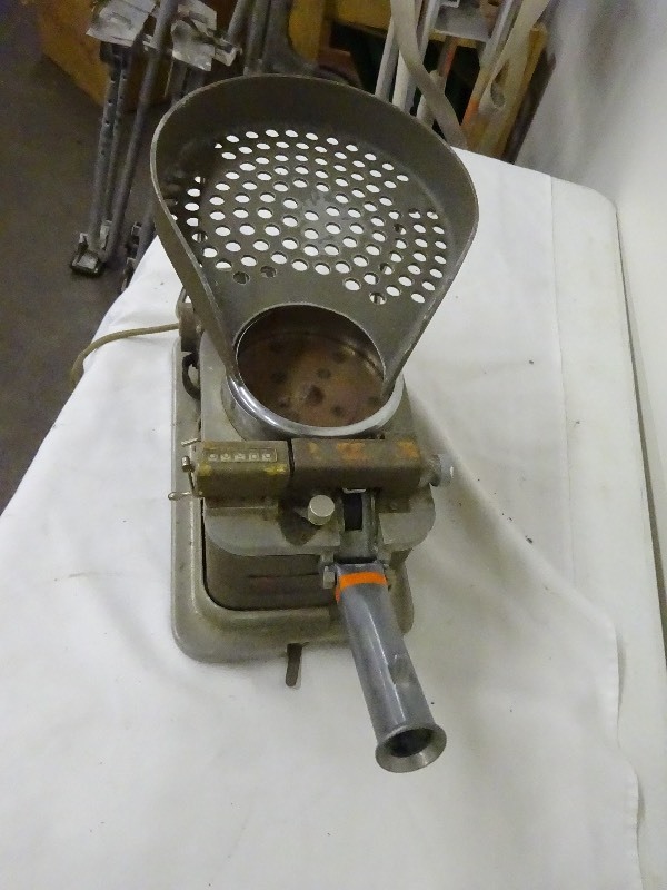 lot 13 image: Klopp engineering co coin counter