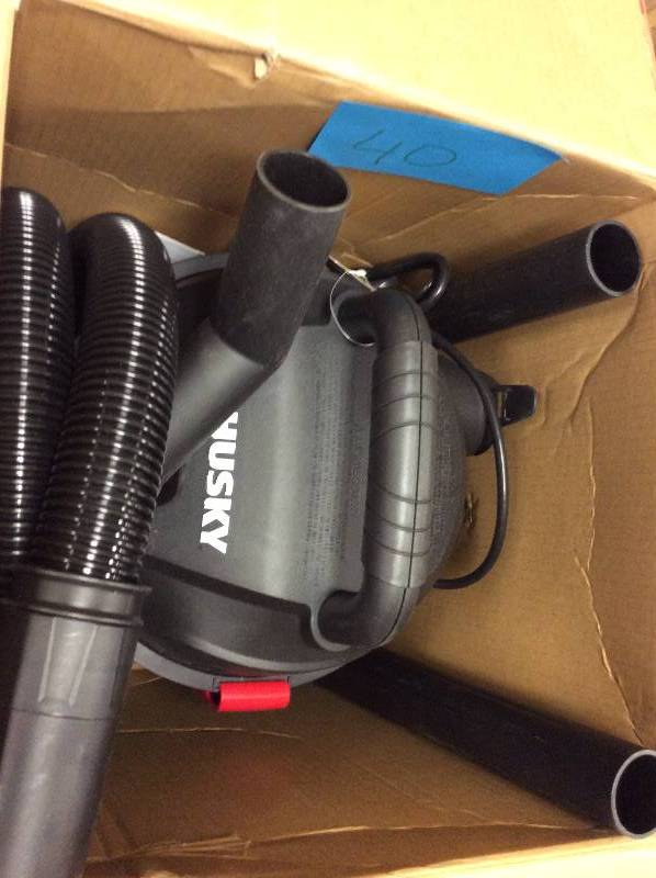 lot 40 image: Husky WetDry Vacuum Powerful 3.0 Peak HP Motor
