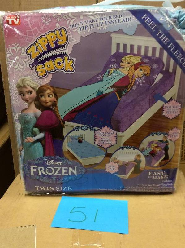 lot 51 image: Disney Frozen Zippy Sack