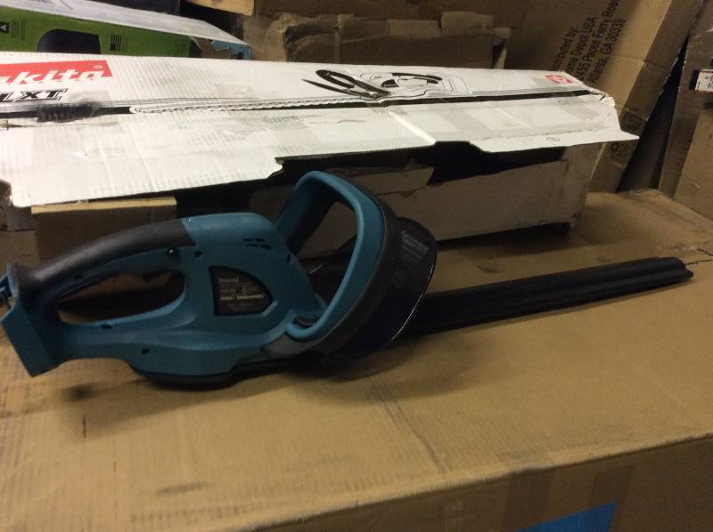 lot 68 image: Makita 18-Volt LXT Lithium-Ion Cordless Hedge Trimmer (model XHU02Z, tool only)