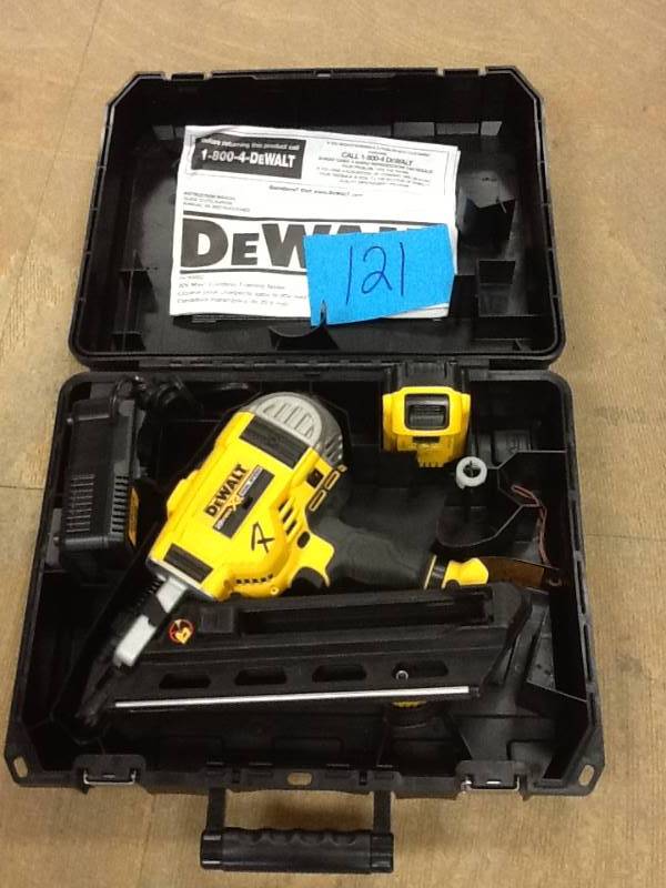 lot 121 image: DEWALT 20 Volt Max Cordless Framing Nailer  With 20 Volt Max XR 4.0Ah Battery, Model#DCN692M1