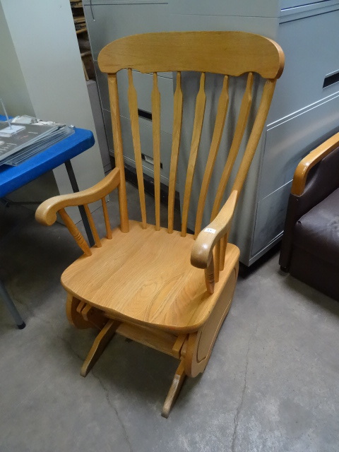 Heavy duty nursery glider rocker ch...