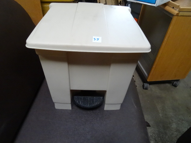 Rubbermaid garbage can with foot op...
