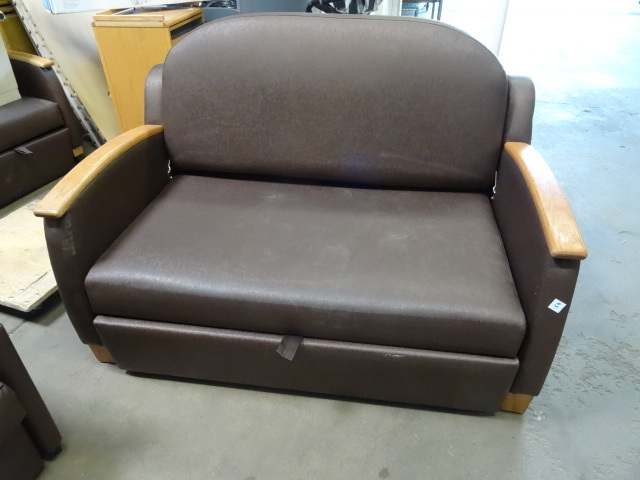 Hospital Couch Bed Bottom Pulls K C Auctions