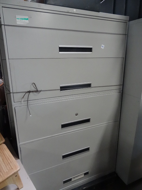 42 metal 5 drawer lateral file. ...