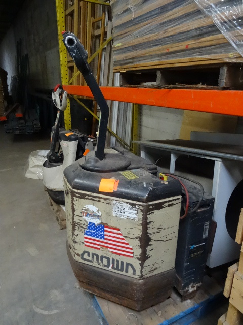Crown electric pallet jack. Model P...