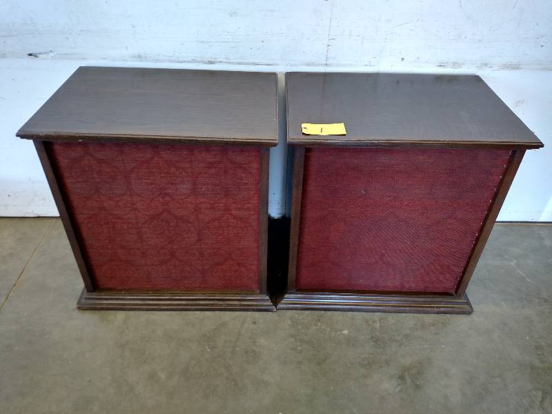 lot 1 image: (2) Vintage Altec Iconic Loud Speak...