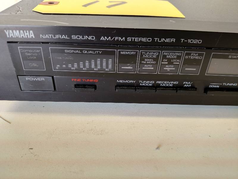 lot 17 image: Yamaha T-1020 Natural Sound AMFM S...