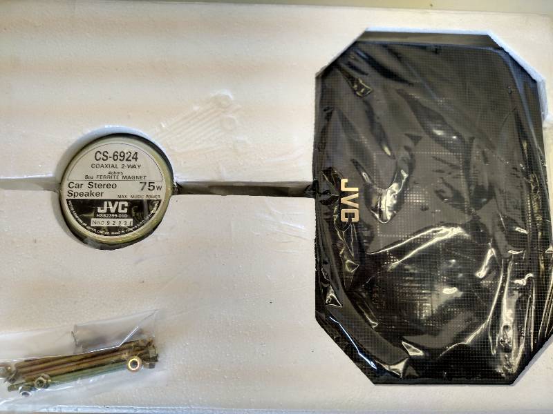 lot 39 image: (2) JVC CS-6924 6 x 9 Coaxial 2-W...