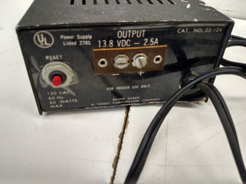 lot 47 image: Radio Shack Micronta 12 volt Power ...