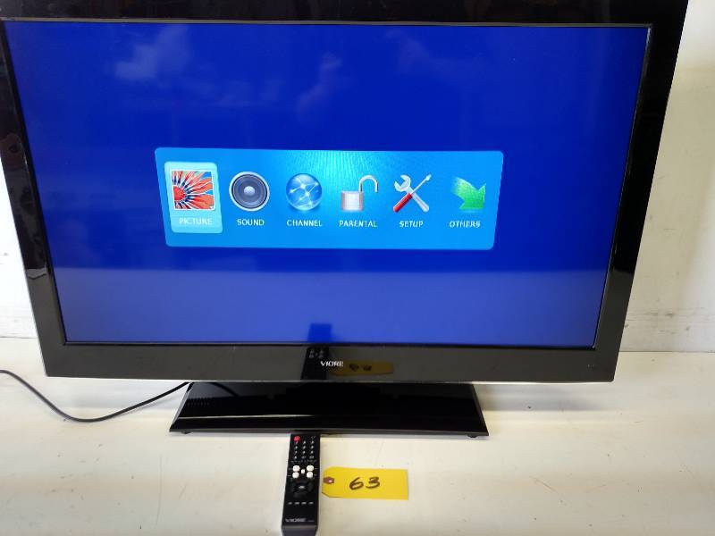 lot 63 image: Viore LC39VF80 39 1080P LCD TV, wi...