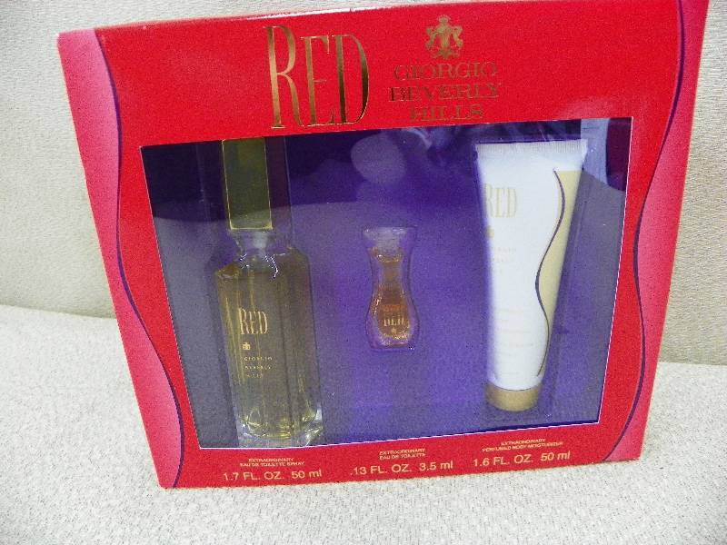 lot 5 image: GIORGIO RED LADIES 3PC SET
