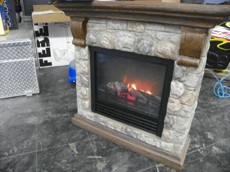 lot 16 image: Callen Petite Foyer Fireplace