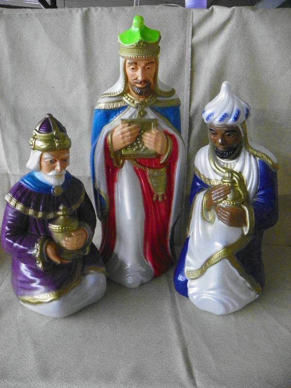 lot 25 image: 36 3 Wisemen Set