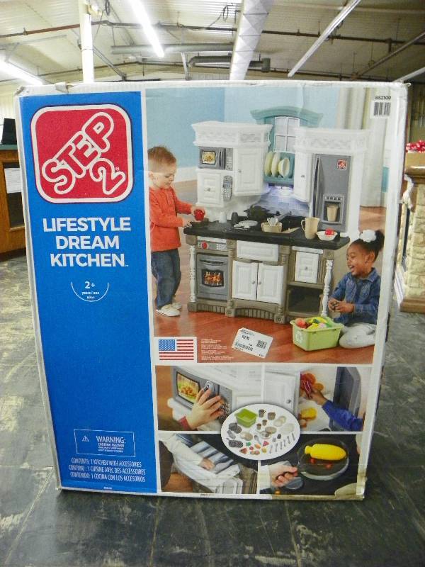 lot 35 image: Lifestyle Dream Kitchen