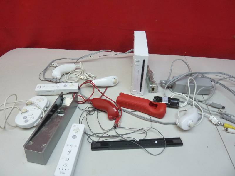 lot 704 image: Large Nintendo Wii Lot