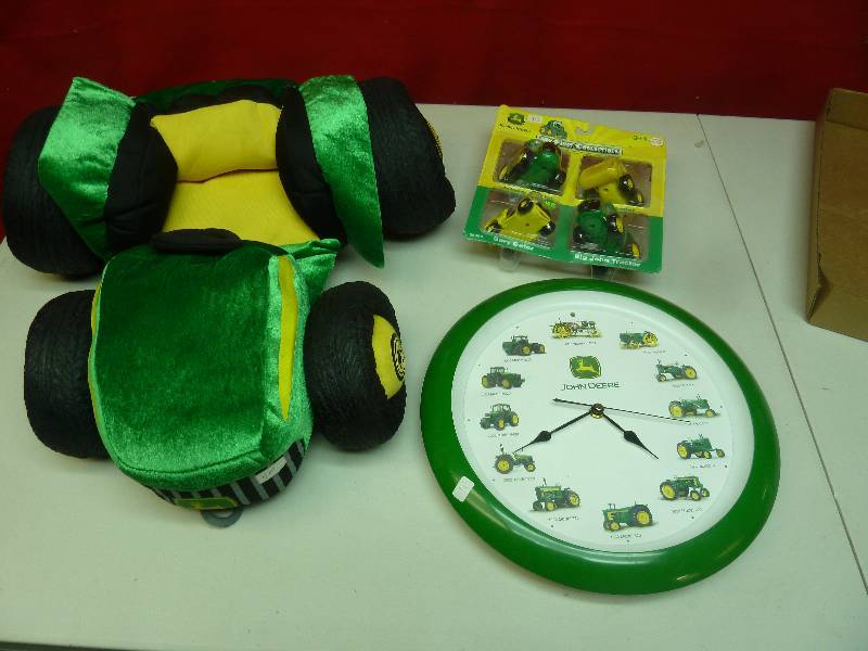 lot 716 image: John Deere Lot