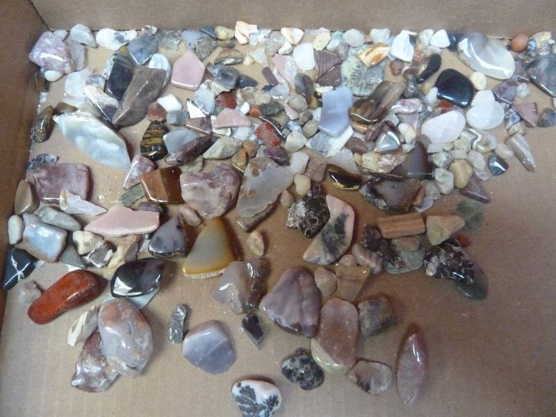 lot 723 image: Agate Lot