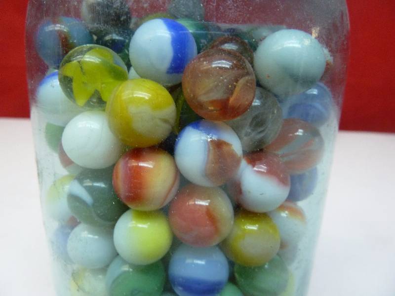 lot 724 image: Marbles