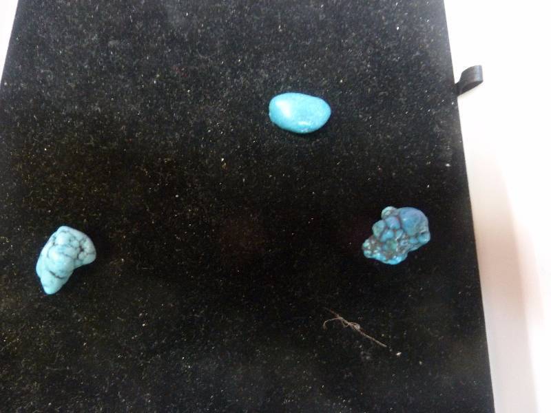 lot 729 image: Turquoise